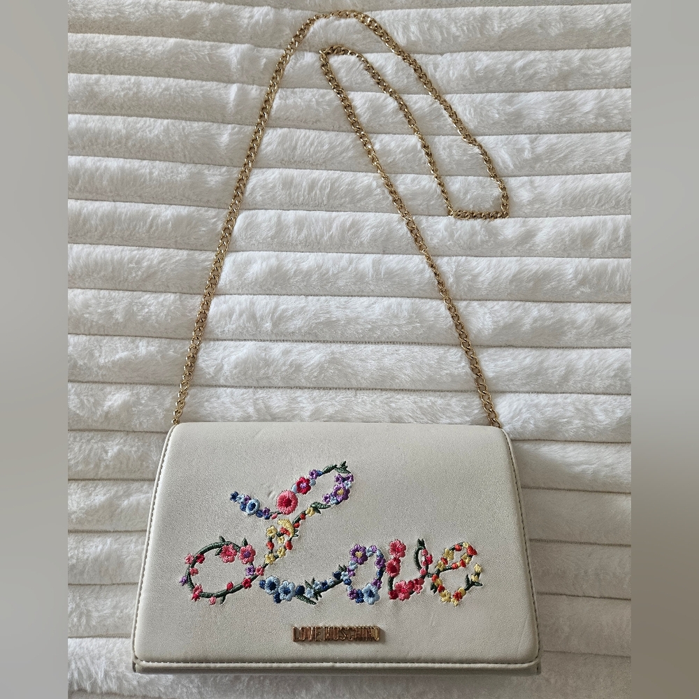 NWOT Love Moschino Floral LOVE Embroidered Crossbody Bag Cream Gold Chain - Picture 2 of 16